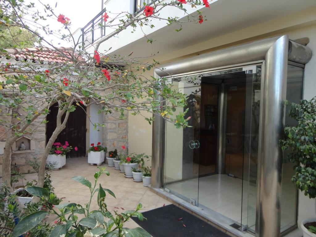 Montes Apartments & Studios Alykanas  Exterior photo