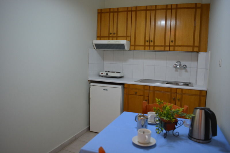 Montes Apartments & Studios Alykanas  Exterior photo