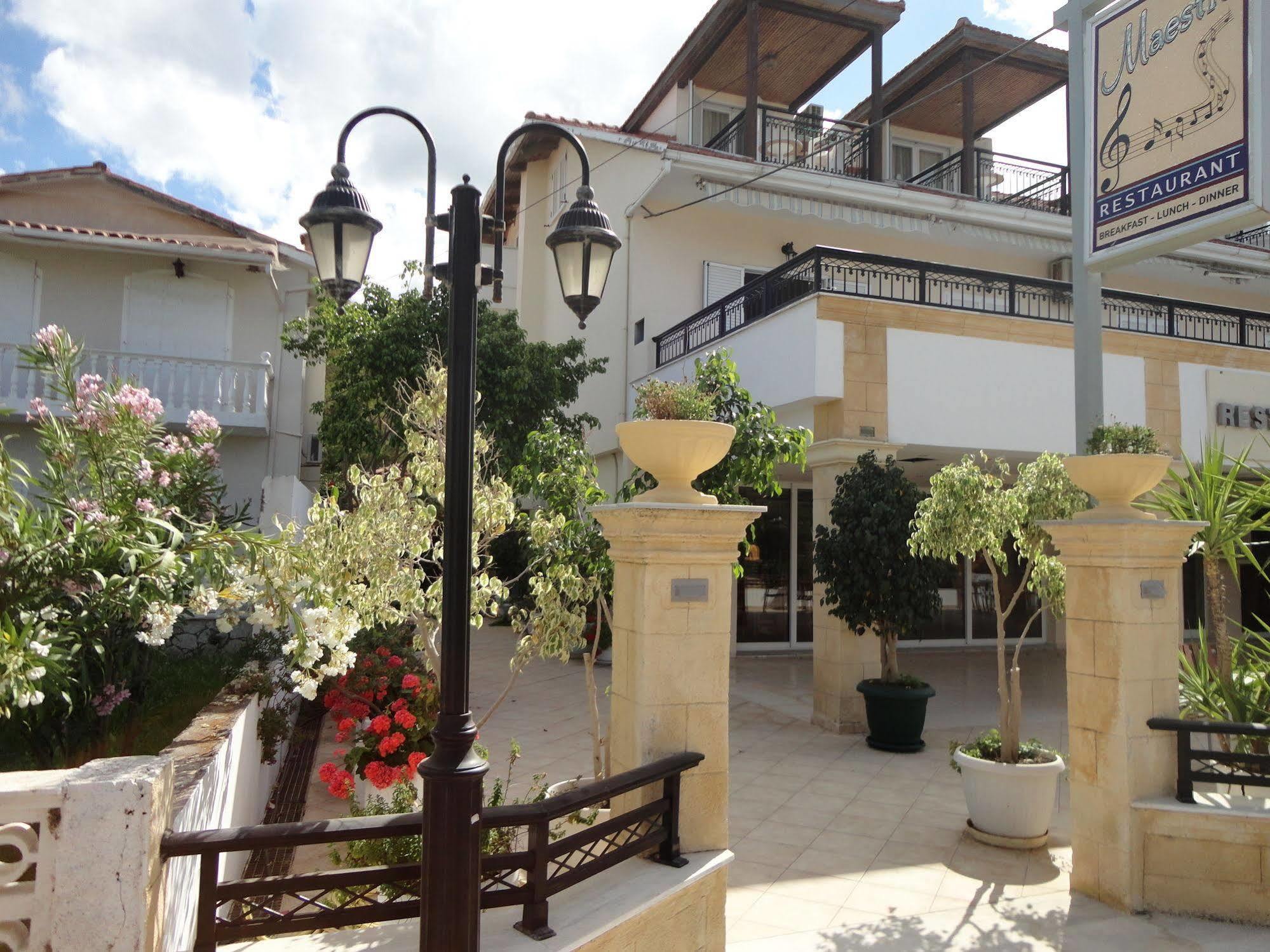 Montes Apartments & Studios Alykanas  Exterior photo